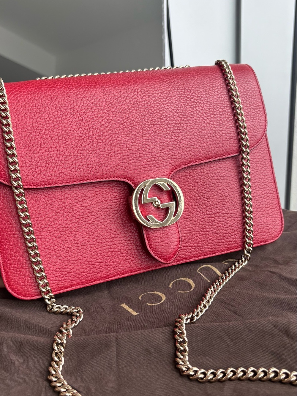 Gucci Red Pebbled Leather Shoulder or Crossbody Bag with Gold Chain